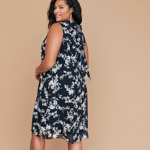 LB Dress Trapeze Floral Foil on black - Picture 3 of 11